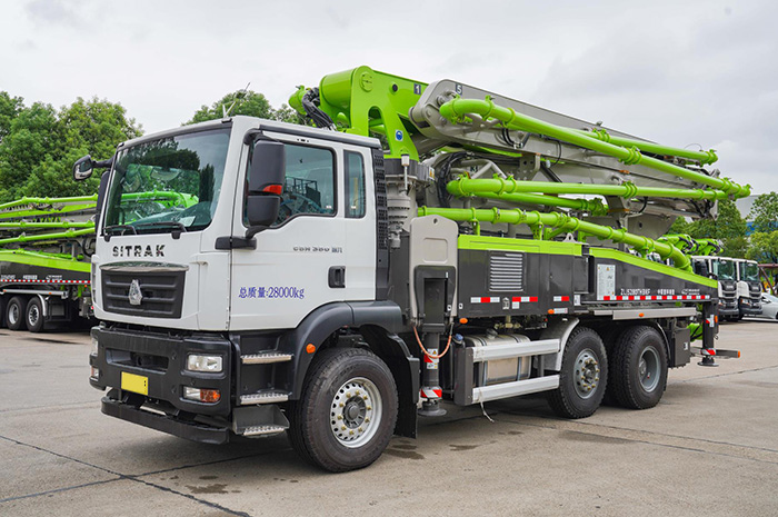 ZOOMLION 38X-5RZ 4x2 38M pump truck