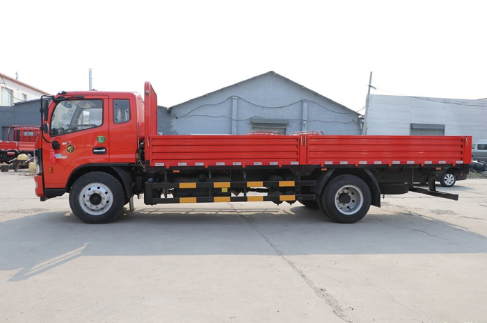 Dongfeng Captain 4x2 5-10t Light Cargo Truck